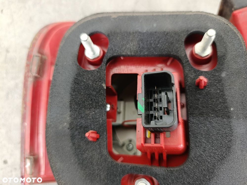LAMPA TYLNA PRAWA VW PASSAT B6 3C5945096C SEDAN - 7
