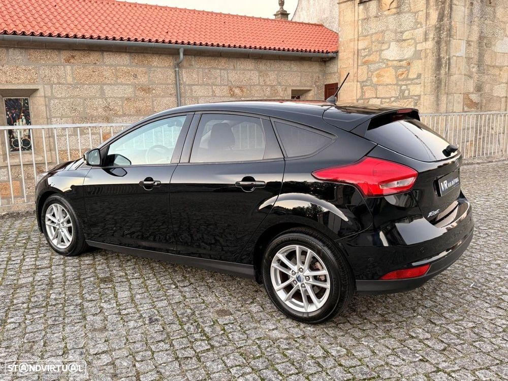 Ford Focus 1.5 TDCi EcoBlue Titanium - 27