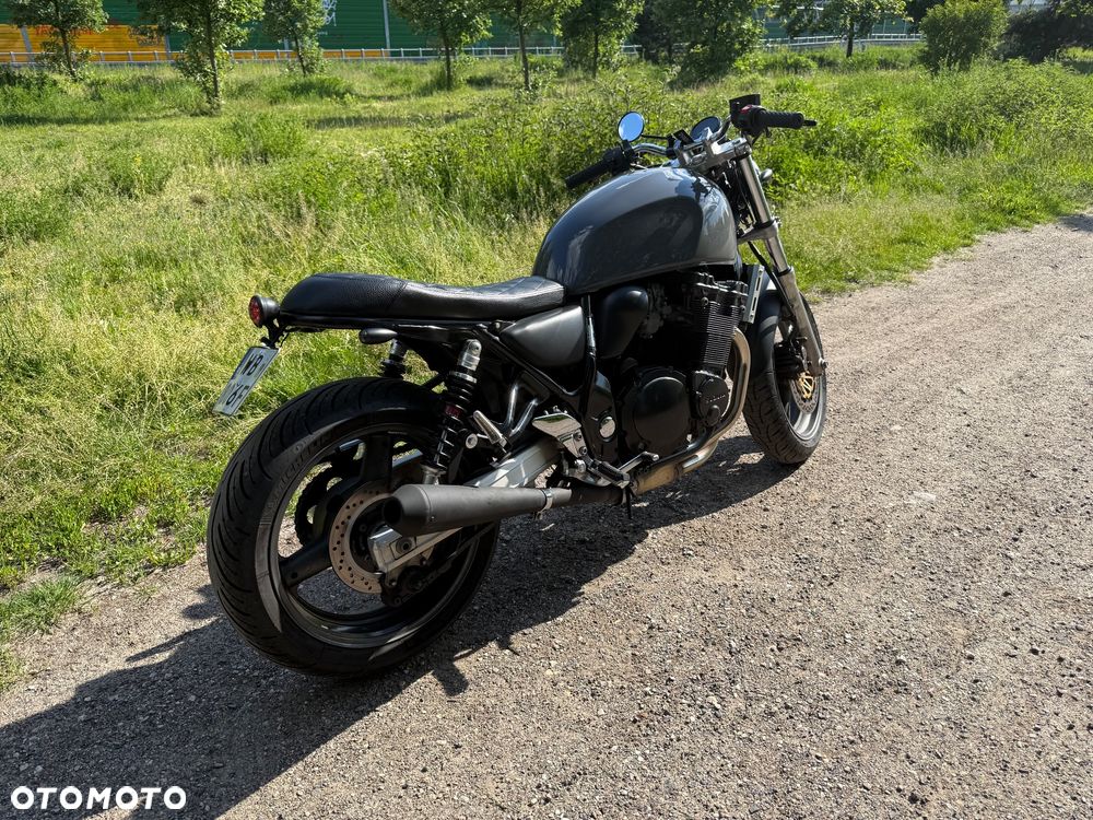 Suzuki GSX - 7