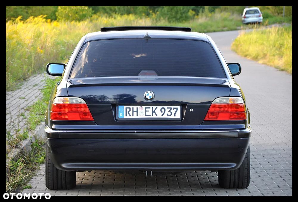 BMW Seria 7 728i L - 8