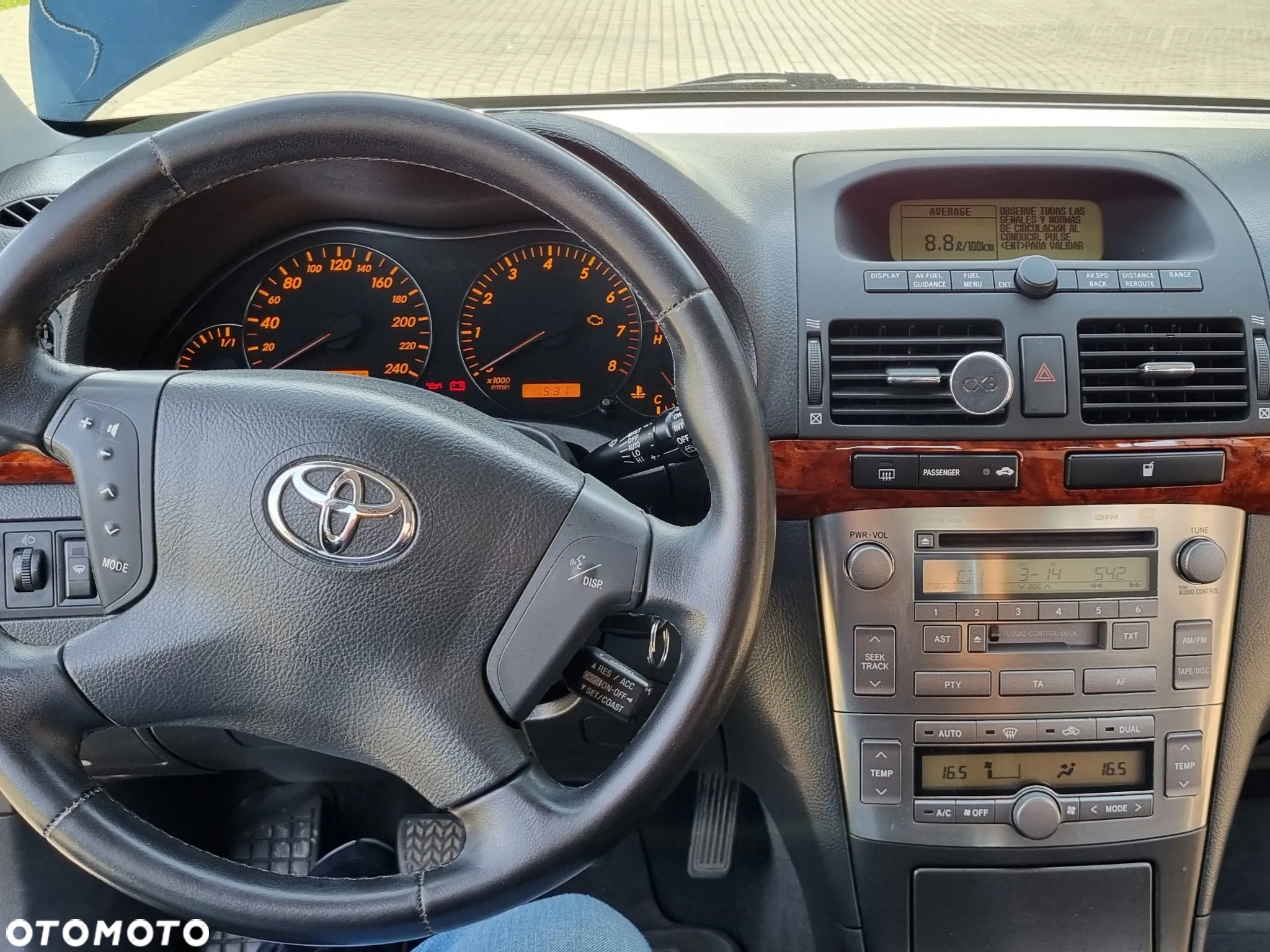 Toyota Avensis - 10
