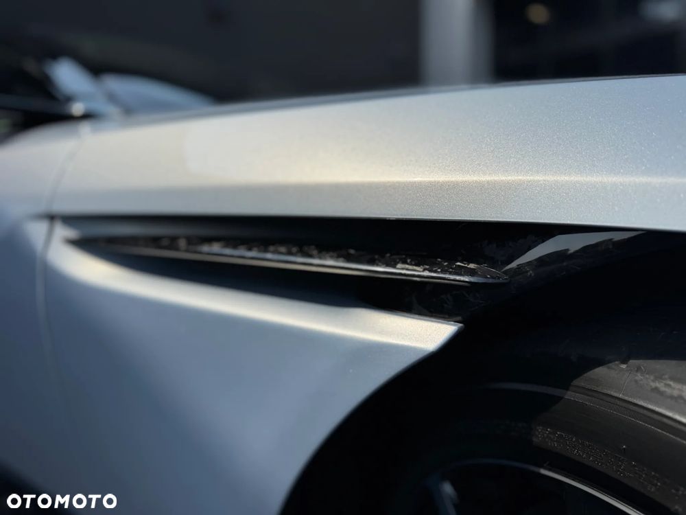 Aston Martin DB11 Launch Edition - 10