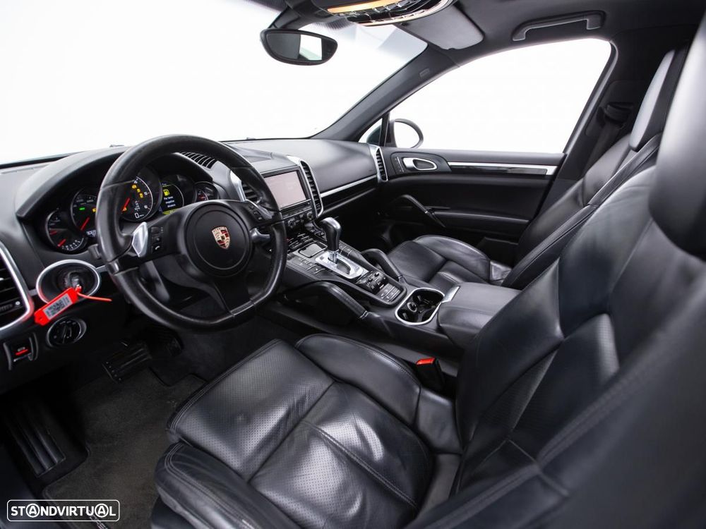 Porsche Cayenne - 9