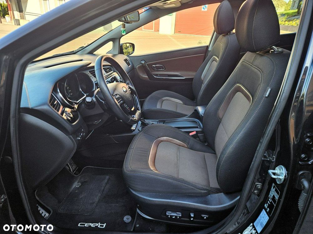 Kia Ceed 1.6 CRDi 128 Platinum Edition - 17