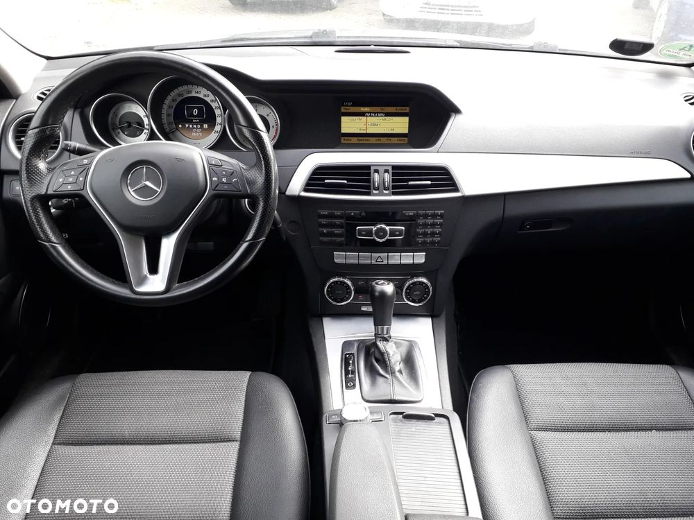 Mercedes-Benz Klasa C 220 CDI 4Matic 7G-TRONIC - 39