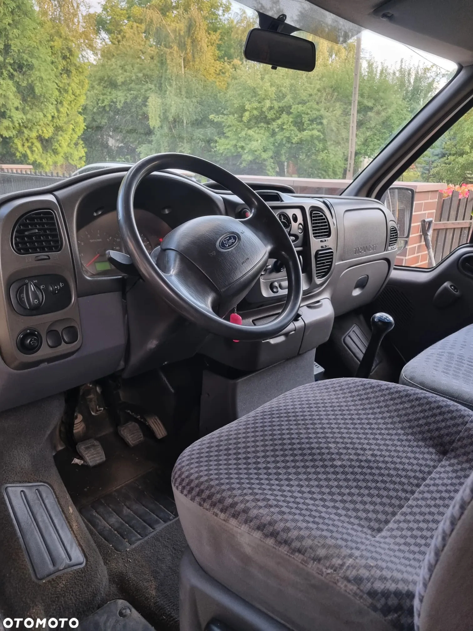 Ford TRANSIT 2,4 TD - 125KM - pancerny! - 28
