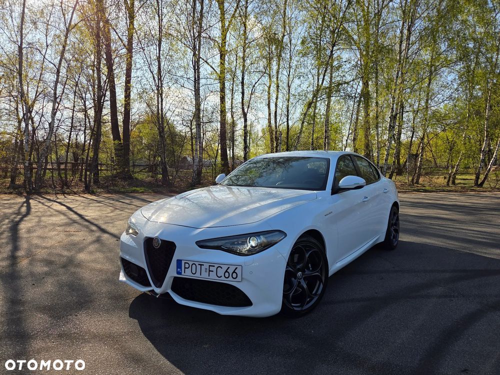 Alfa Romeo Giulia 2.2 AT8-Q4 Veloce - 3