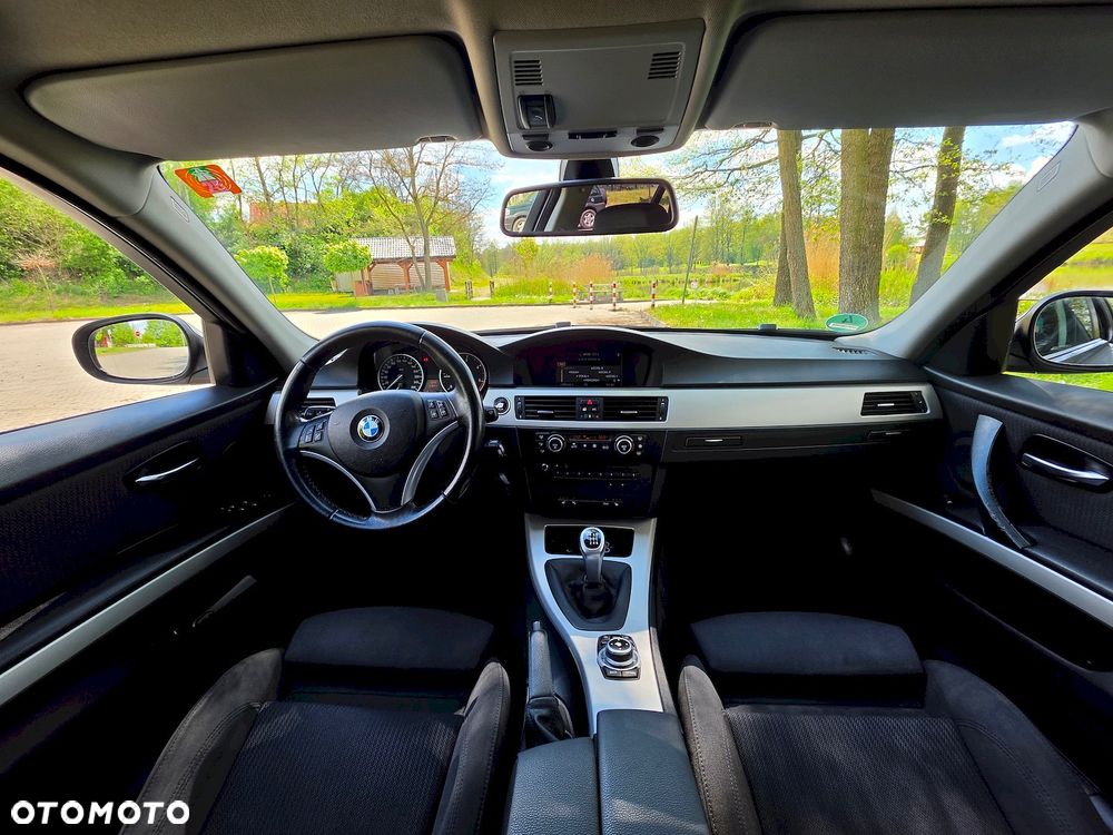 BMW Seria 3 318d - 26