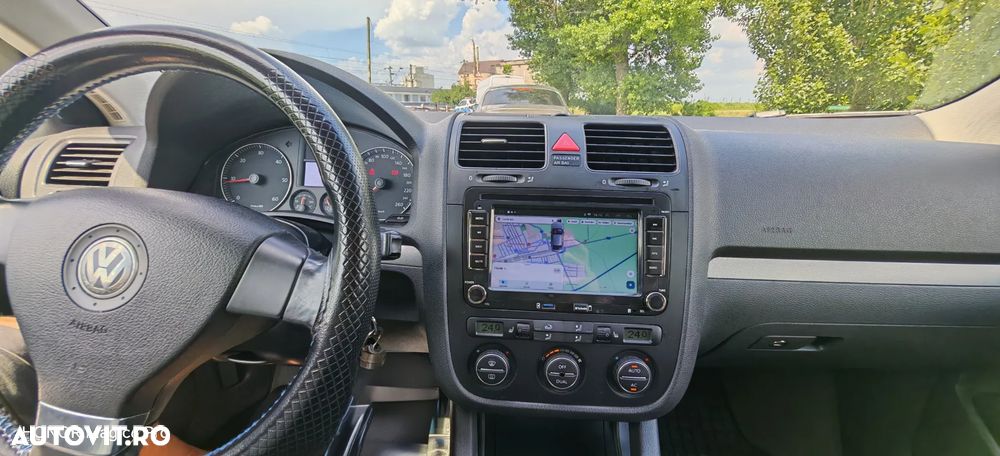 Volkswagen Golf - 9