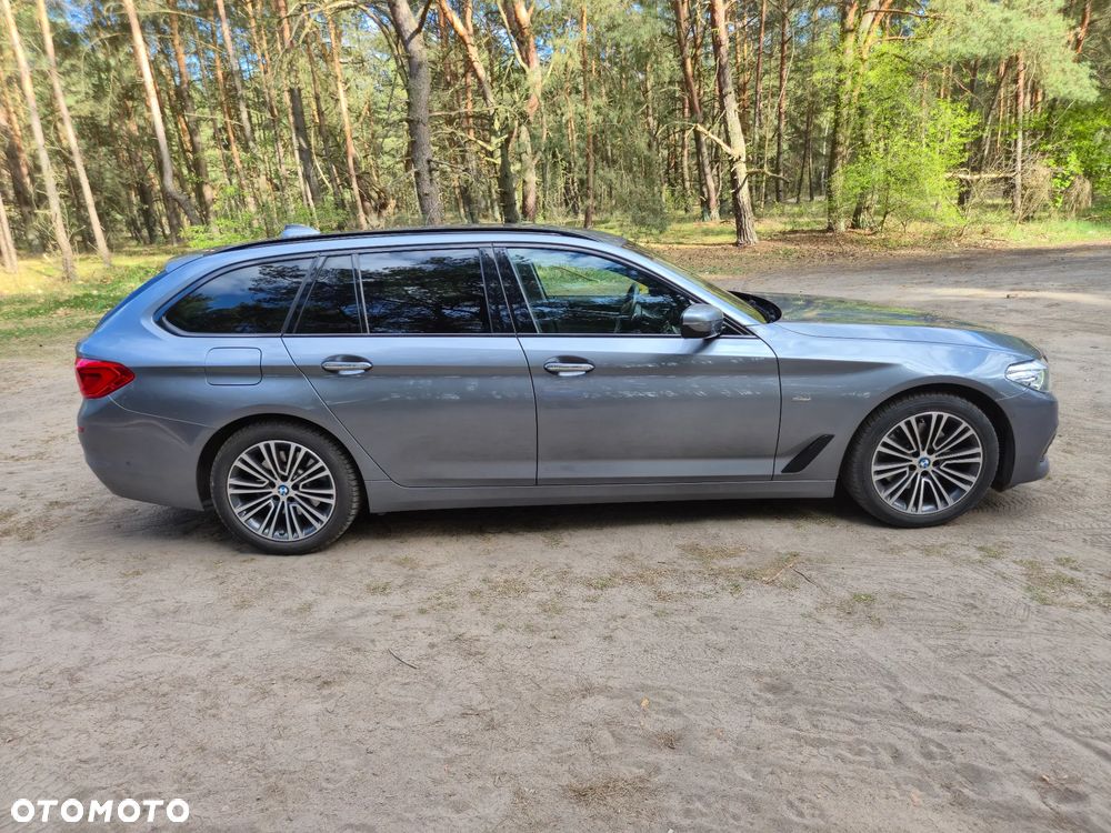 BMW Seria 5 520d Sport Line - 6
