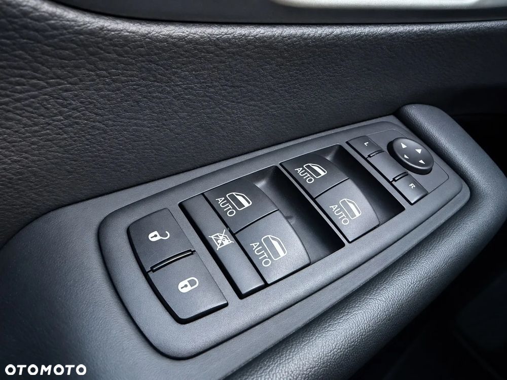 Chrysler Pacifica - 24