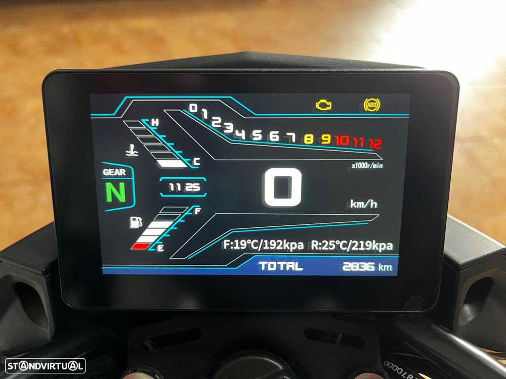 QJ Motor SRK 125S - TOPCASE INCLUÍDA E GARANTIA DE FÁBRICA ATÉ 12/2030 - 10