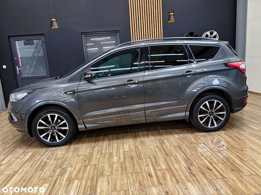 Ford Kuga 1.5 EcoBoost 2x4 ST-Line - 11