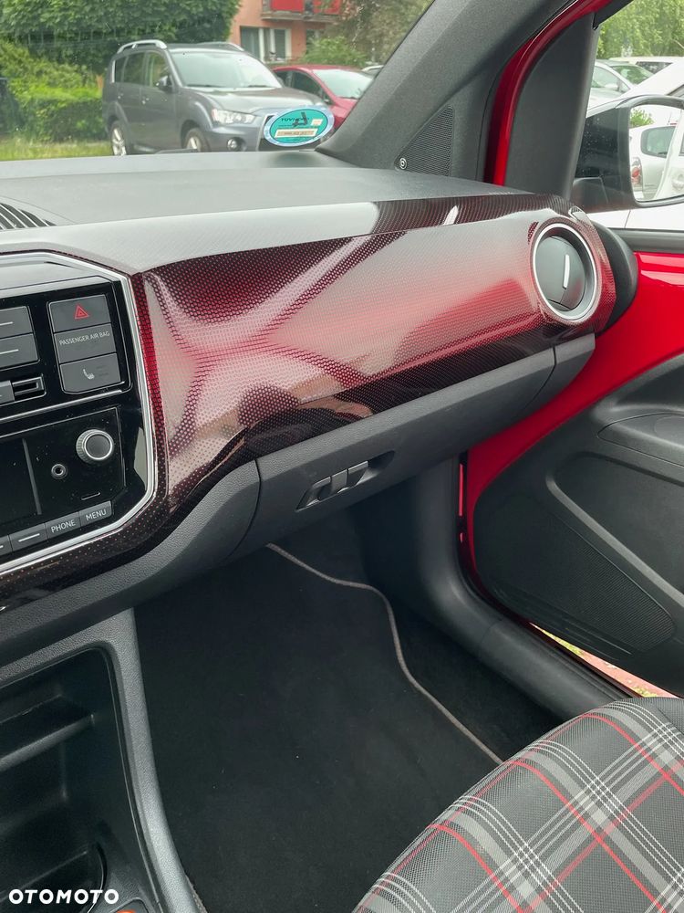Volkswagen up! 1.0 TSI GTI - 24