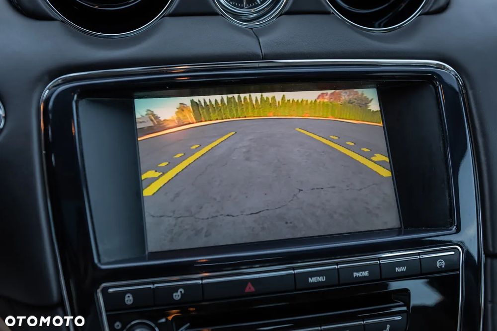 Jaguar XJ 3.0 T AWD Premium Luxury - 28