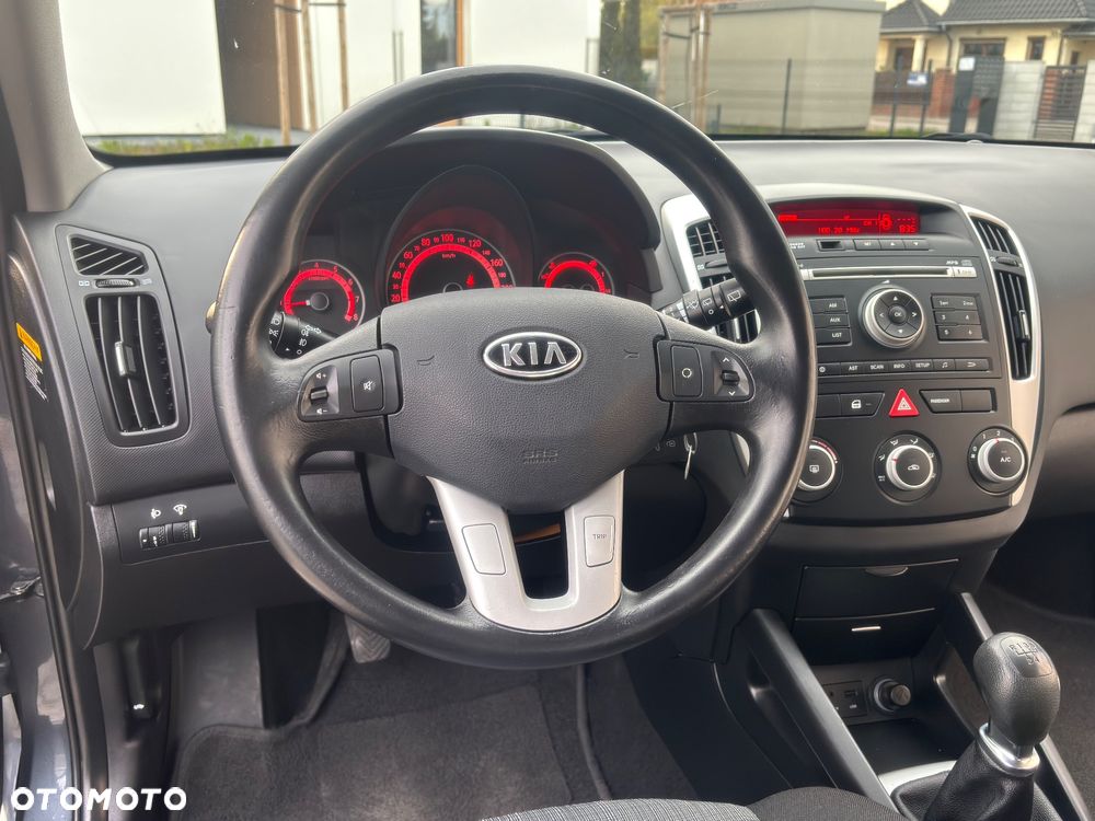 Kia Ceed 1.4 CVVT Spirit - 33