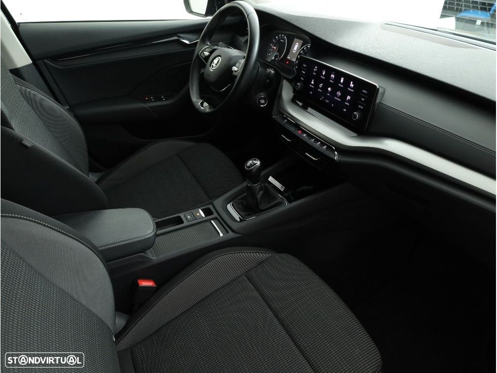 Skoda Octavia 2.0 TDI Ambition — fotografia 13