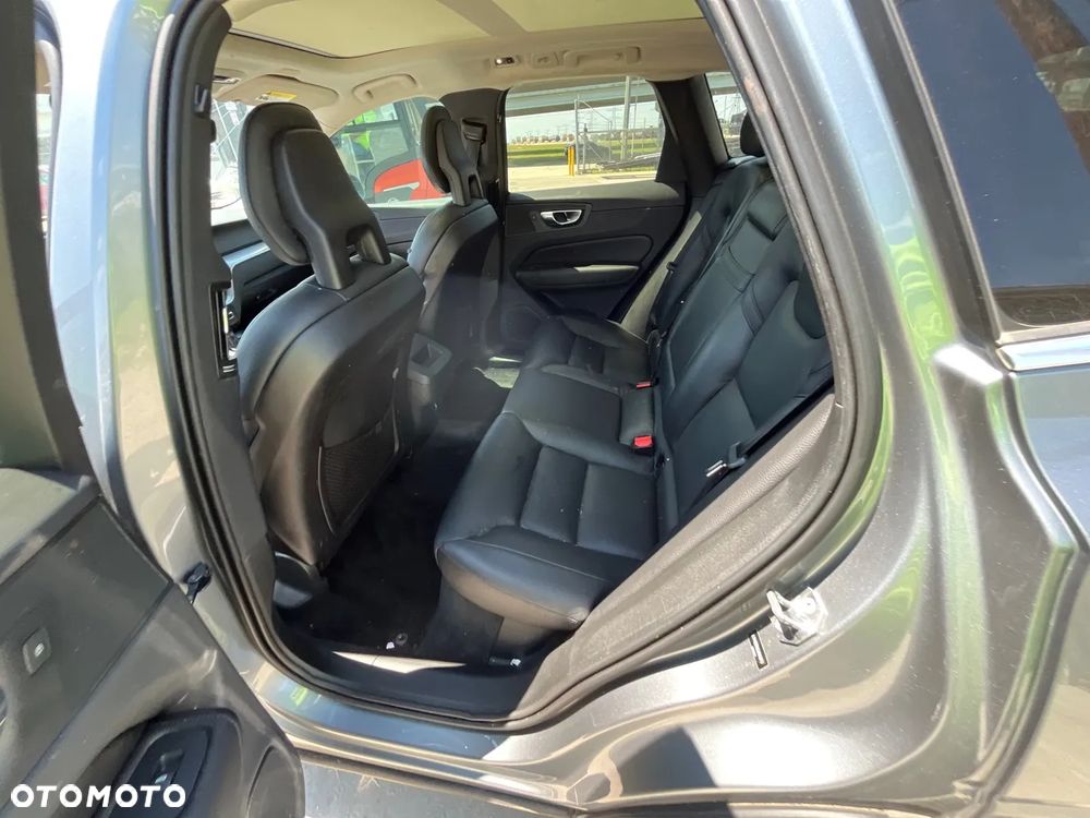 Volvo XC 60 T5 AWD Momentum - 14