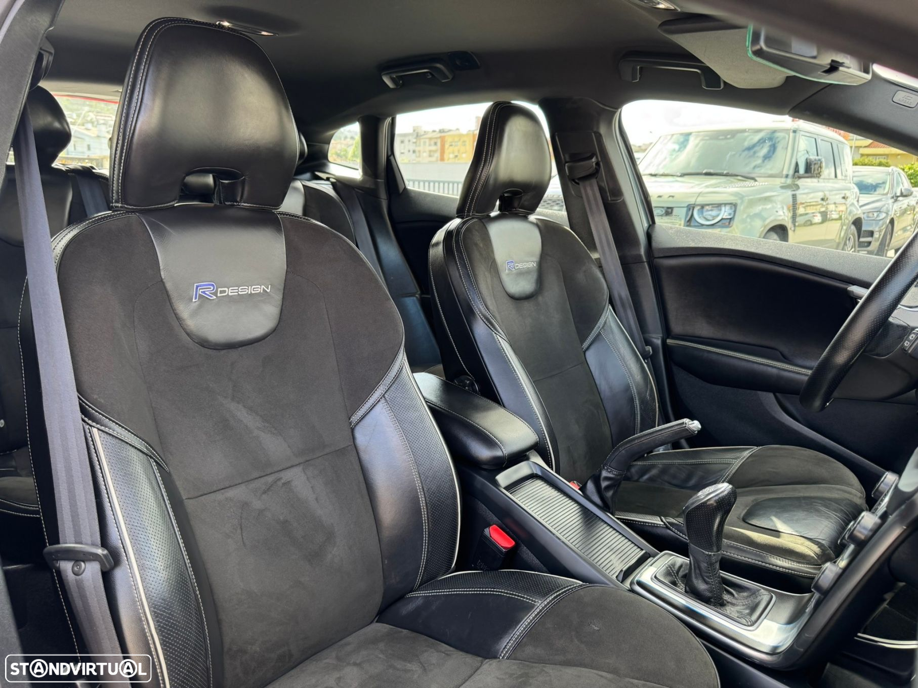 Volvo V40 1.6 D2 R-Design - 16