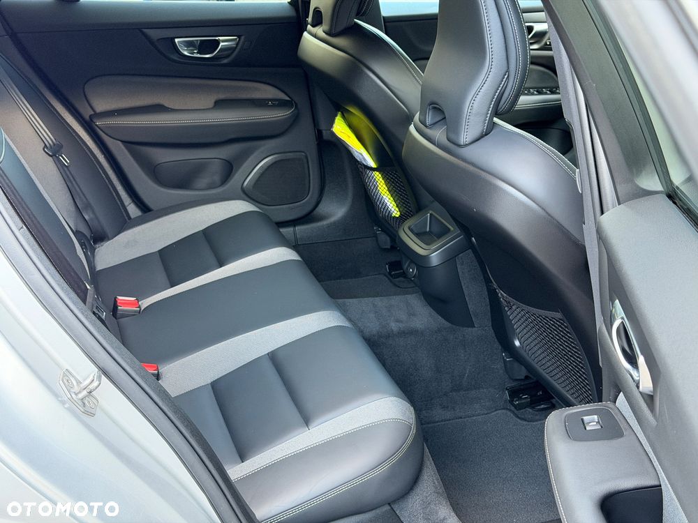 Volvo V60 B4 D Geartronic RDesign - 34