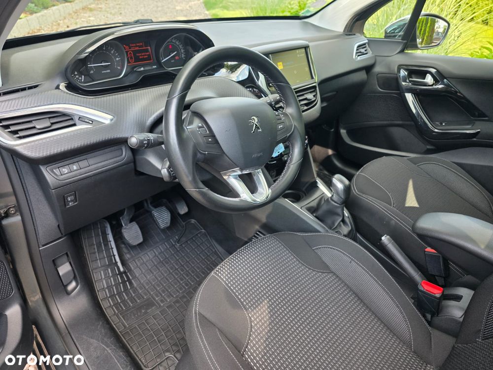 Peugeot 208 1.2 PureTech Allure - 8