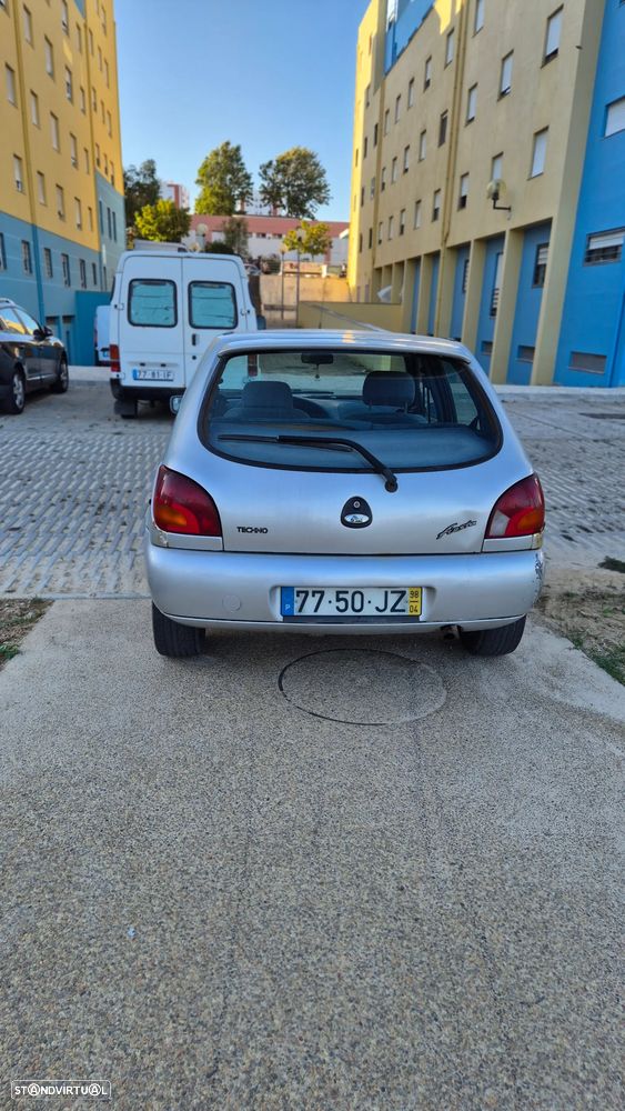 Ford Fiesta 1.25 Techno - 6