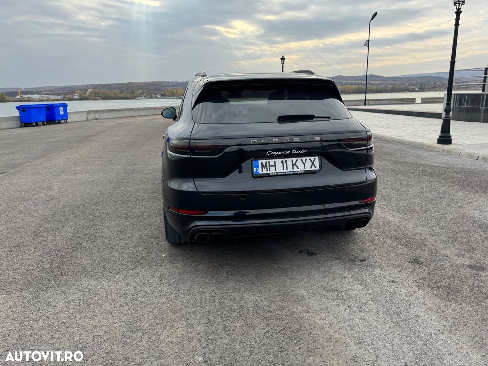 Porsche Cayenne Turbo Tiptronic S - 2