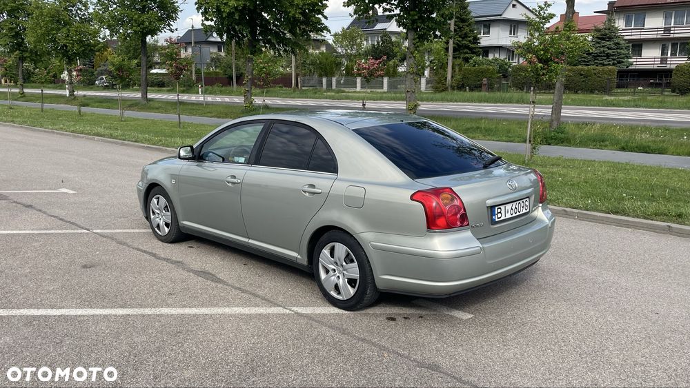 Toyota Avensis - 6