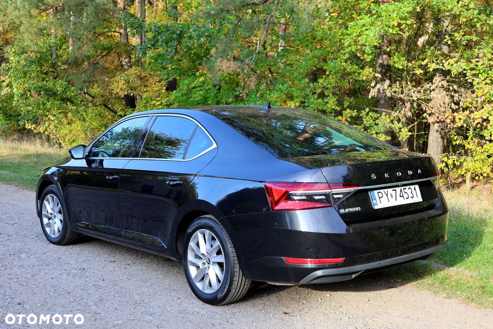 Skoda Superb 2023 photo 2