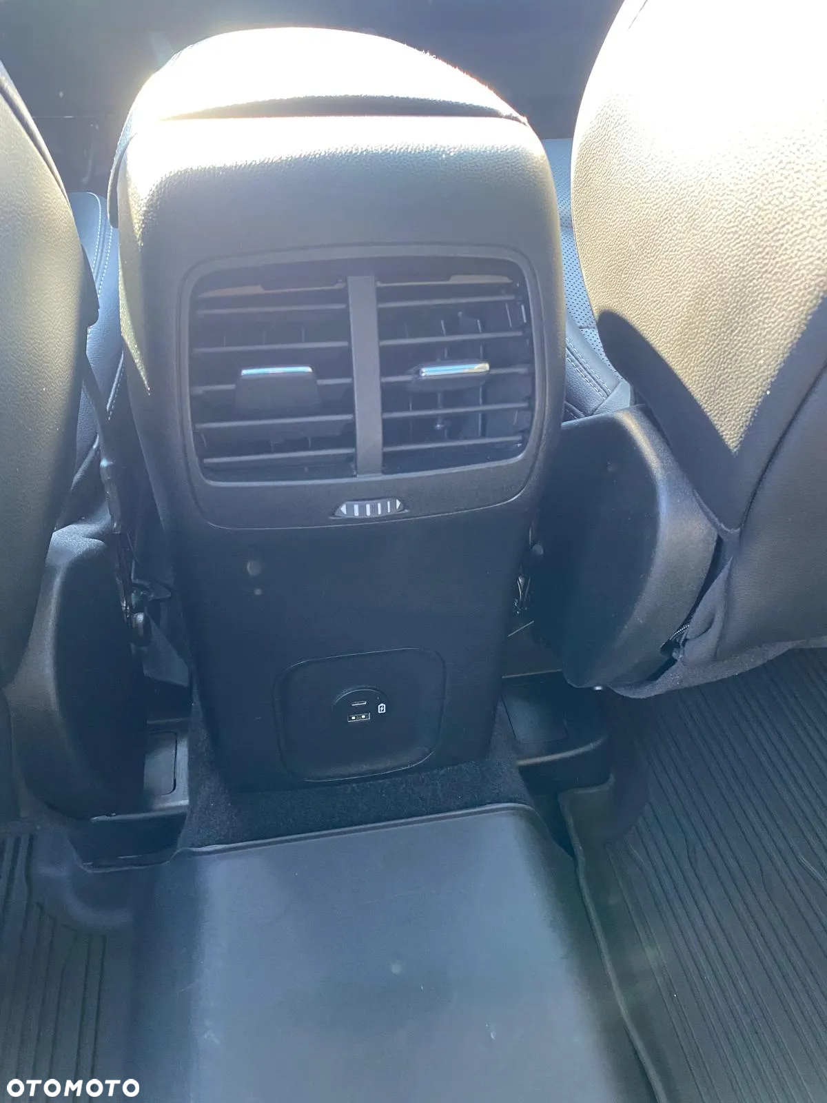 Ford Escape 2.0 EcoBoost AWD Titanium - 34