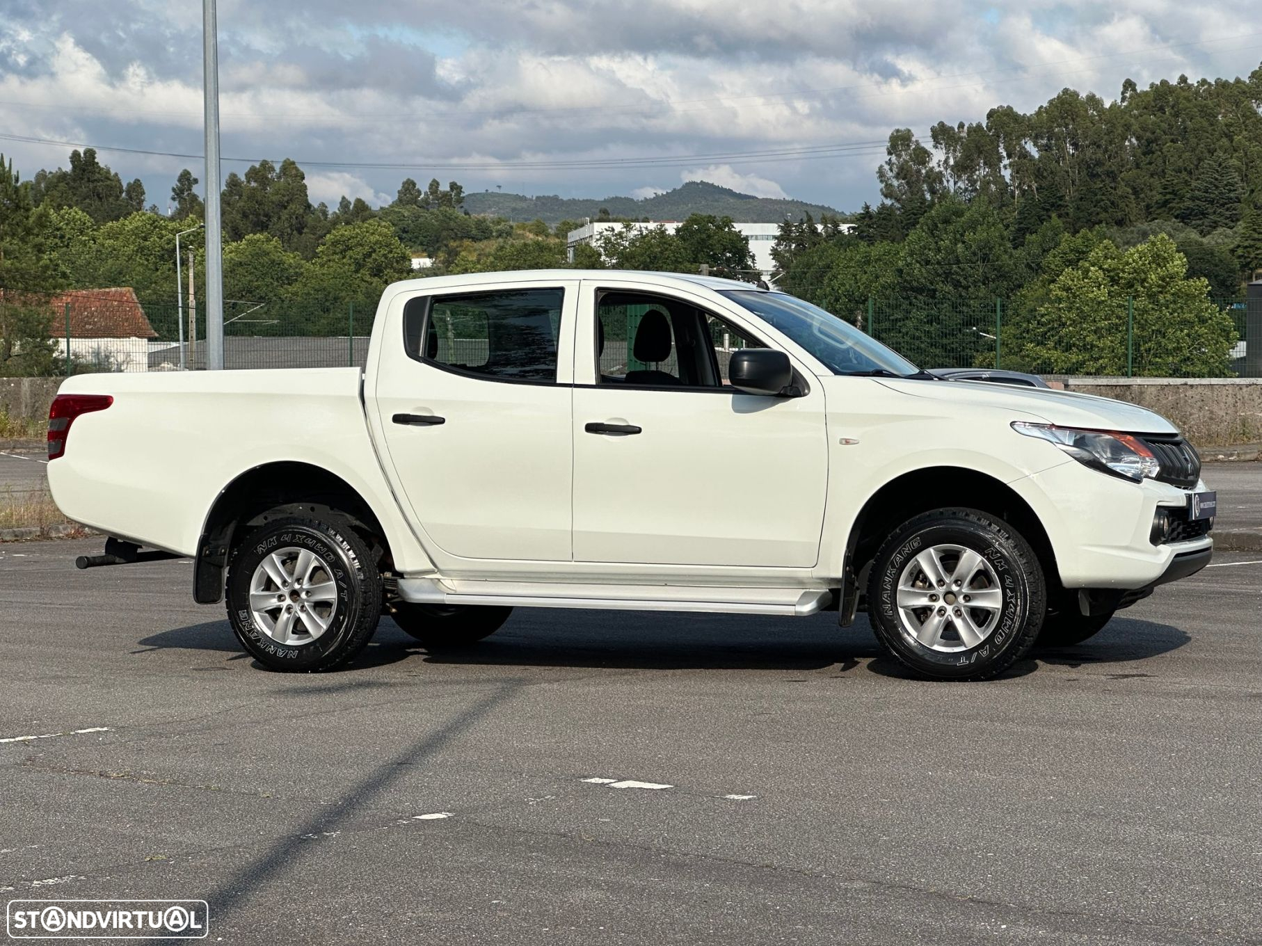 Mitsubishi L200 2.4 DI-D CD Invite 4WD - 20