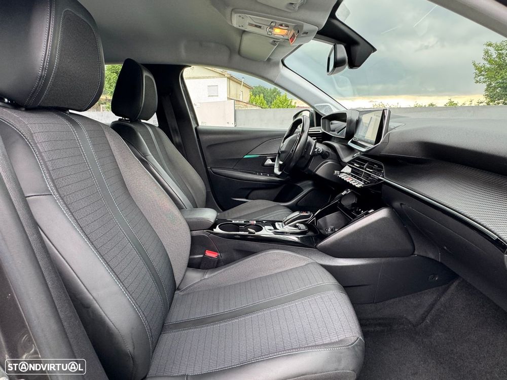 Peugeot 208 1.2 PureTech Allure Pack EAT8 - 23