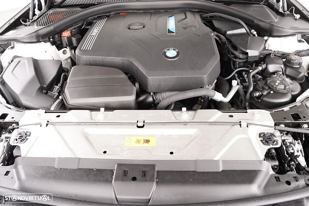BMW 330 e Pack Desportivo M Auto — fotografia 27
