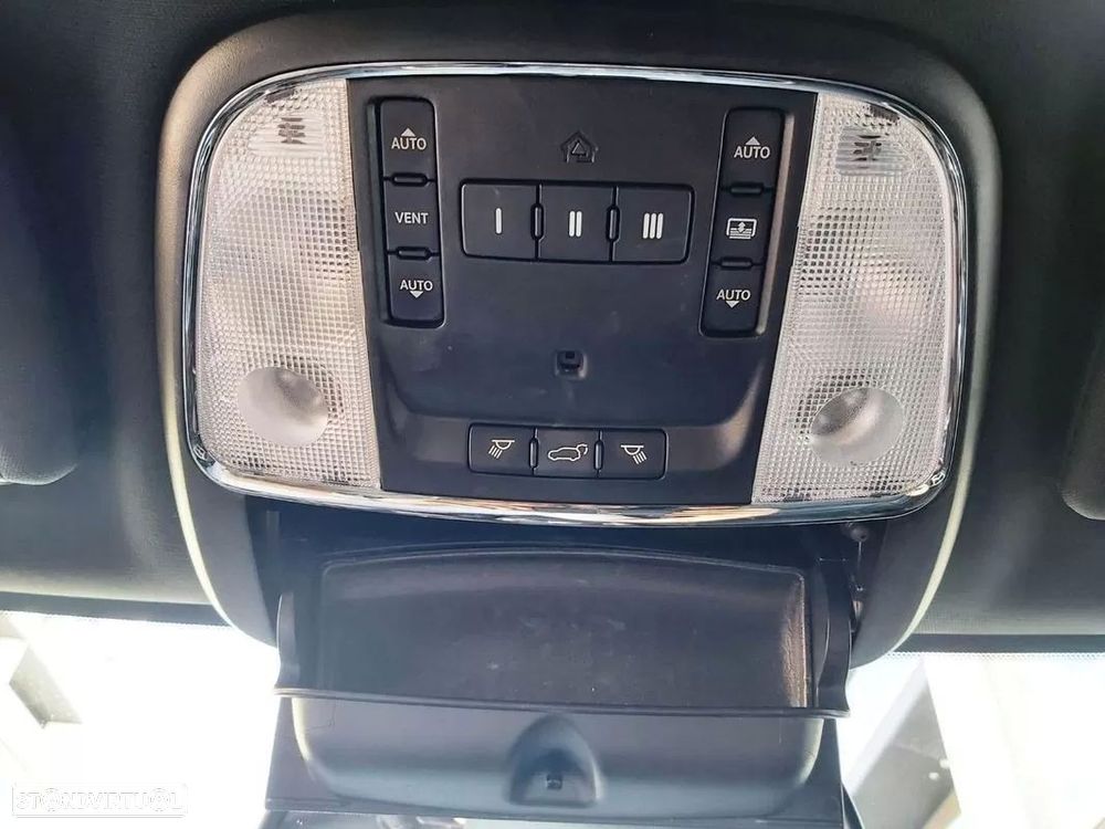 Jeep Grand Cherokee - 39
