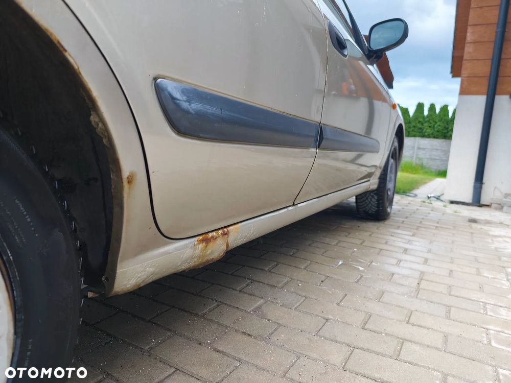 Nissan Almera - 14