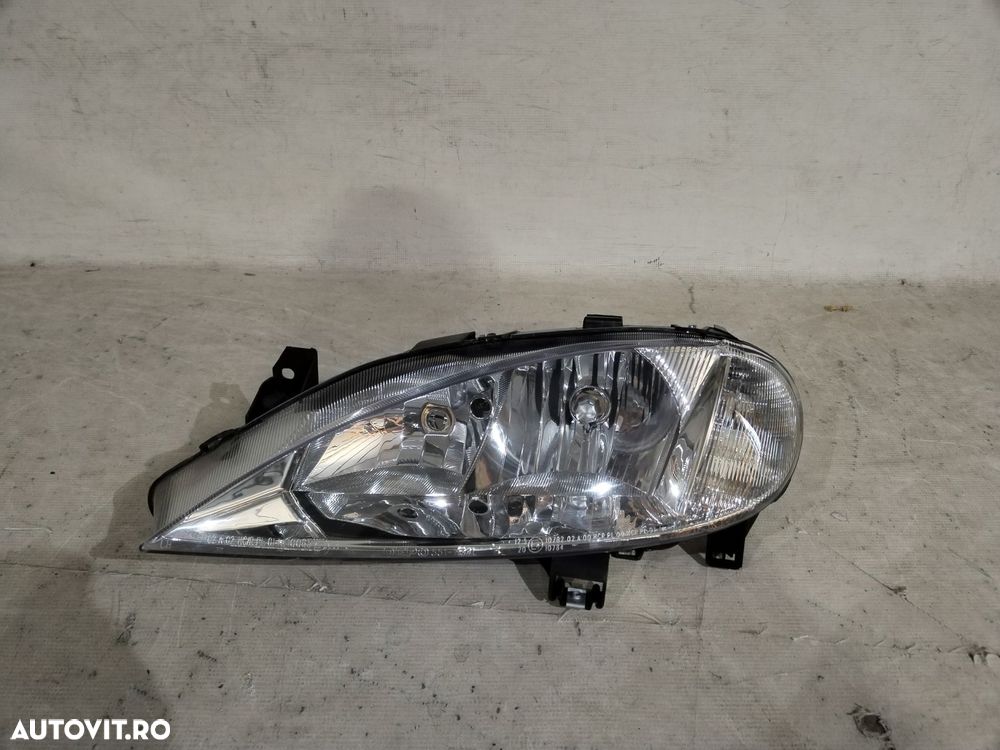 Far stanga Renault Megane 1, facelift, 1999, 2000, 2001, 2002, 2003. - 1