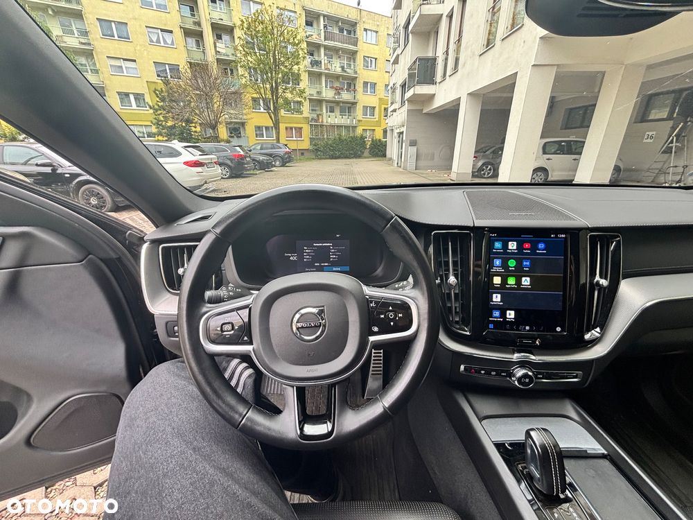 Volvo XC 60 B4 D AWD Plus Dark - 10