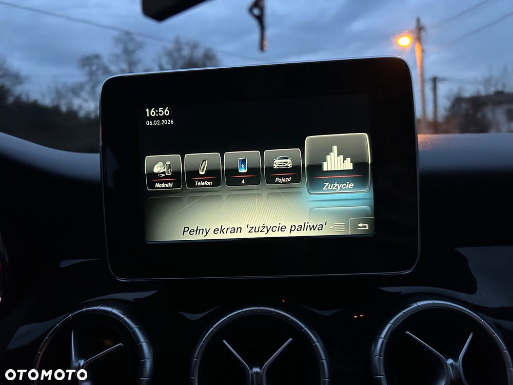 Mercedes-Benz CLA 250 4-Matic - 21