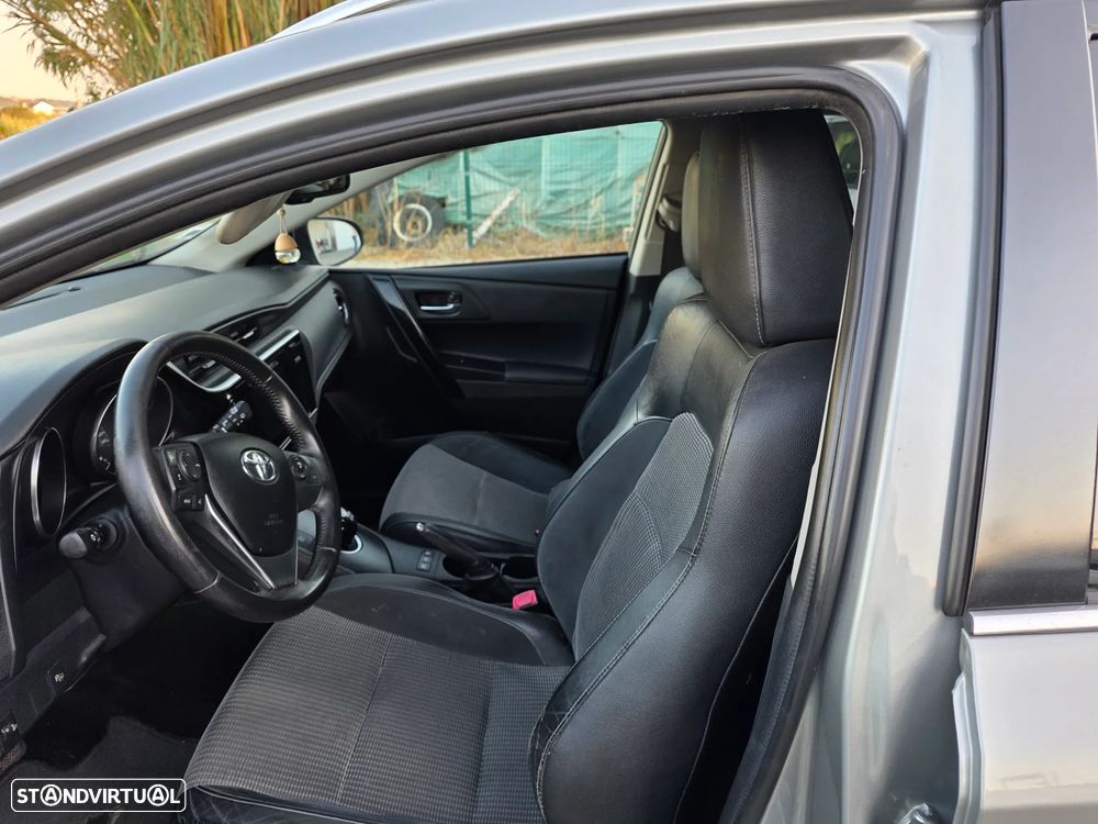 Toyota Auris Touring Sports 1.8 HSD Comfort +P.Sport+Navi - 8