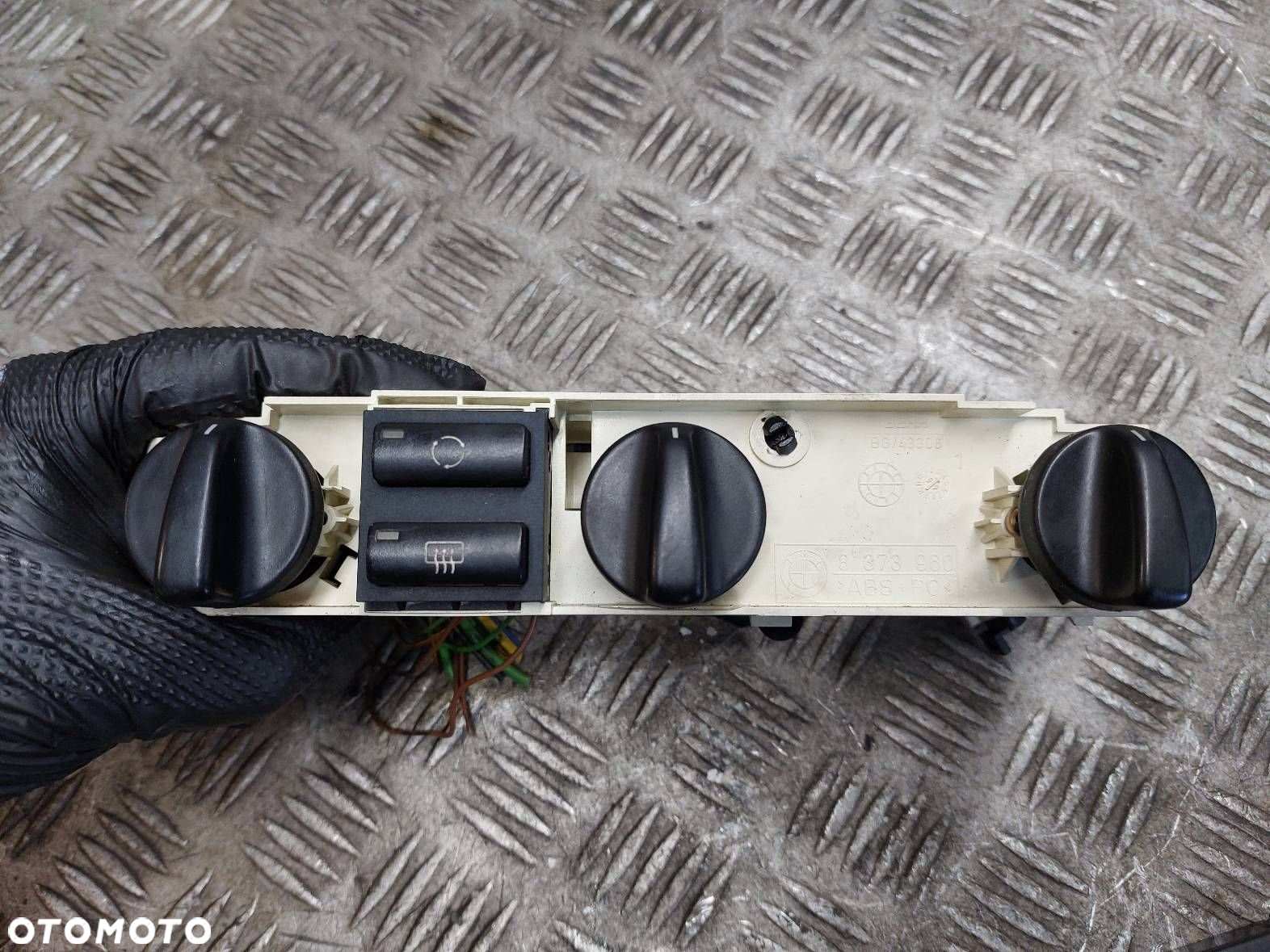 PANEL NAWIEWU POKRĘTŁA BEZ KLIMATYZACJI BMW E46 8373960 8373981 - 2