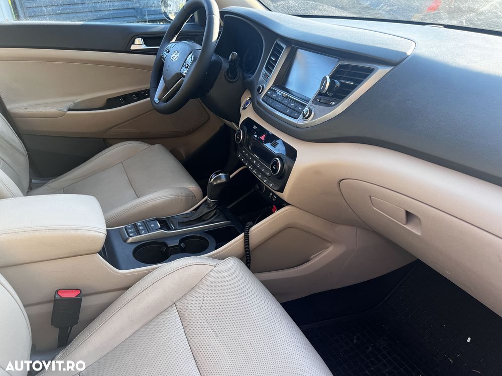 Hyundai Tucson 2.0 CRDI 4WD 6AT Luxury Pack+ - 21