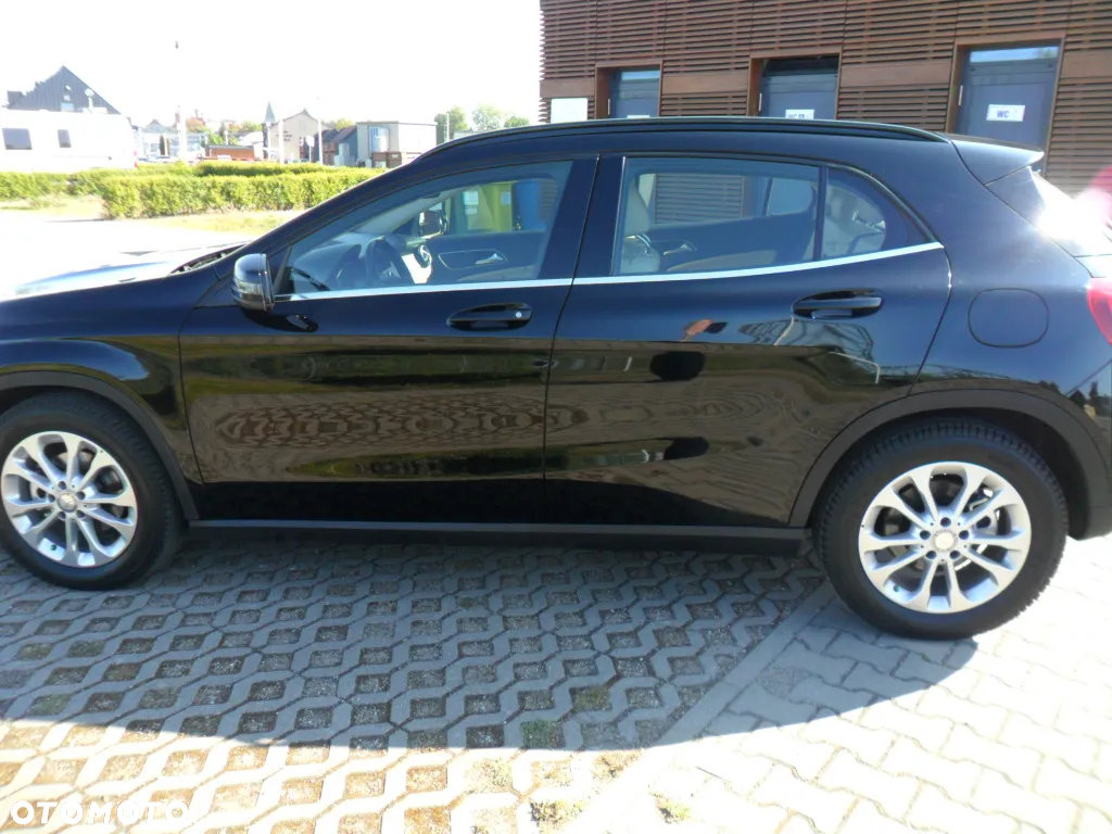 Mercedes-Benz GLA - 8