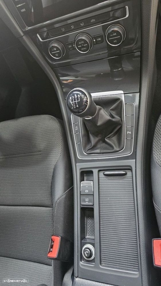 VW Golf 1.6 TDI Confortline - 17