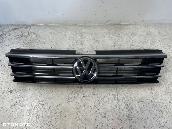 ATRAPA GRILL VOLKSWAGEN TIGUAN II 5NA PRZED LIFTEM