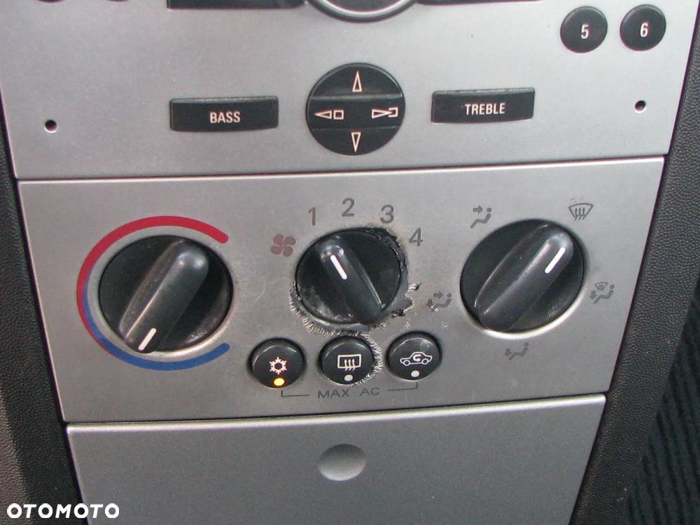 Opel Meriva 1.6 16V (Essentia) - 15