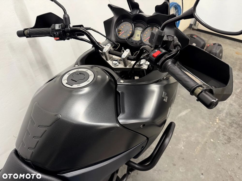 Suzuki V-STROM - 27