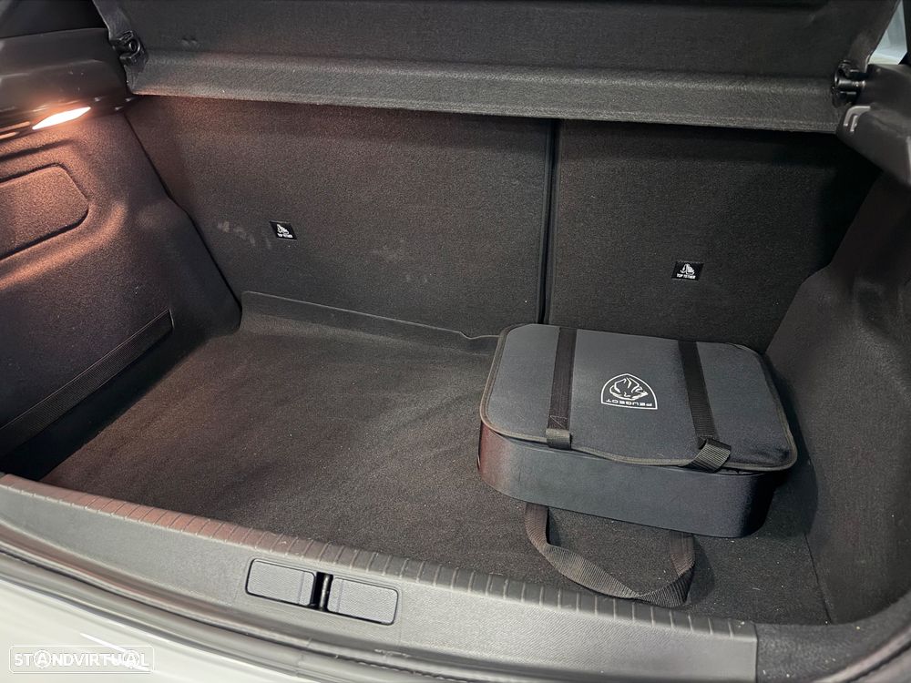 Peugeot e-208 Active Pack - 11