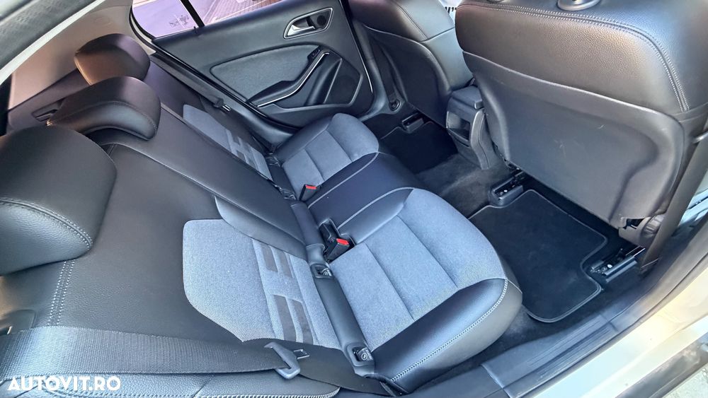 Mercedes-Benz GLA - 13