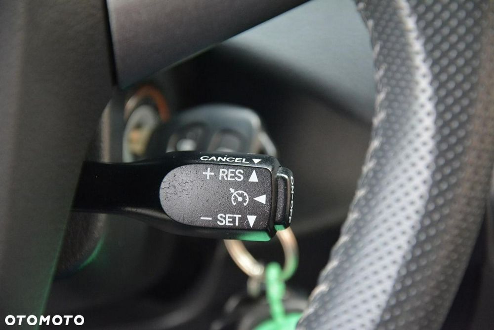 Toyota RAV4 2.0 VVT-i Sol - 25