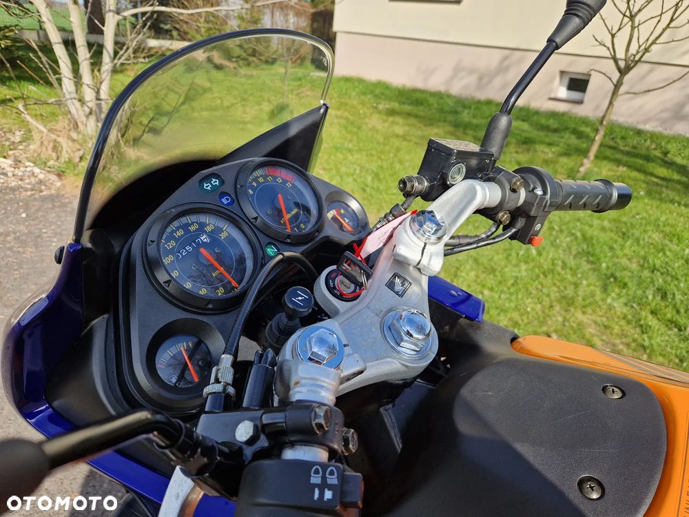 Honda CBR - 8